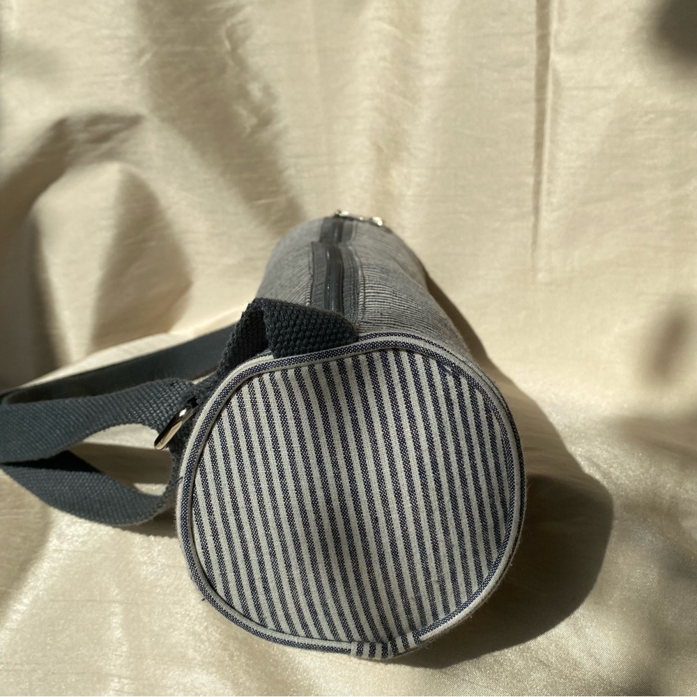 Pampered Chef striped drum cylinder shoulder bag - Picture 3 of 6